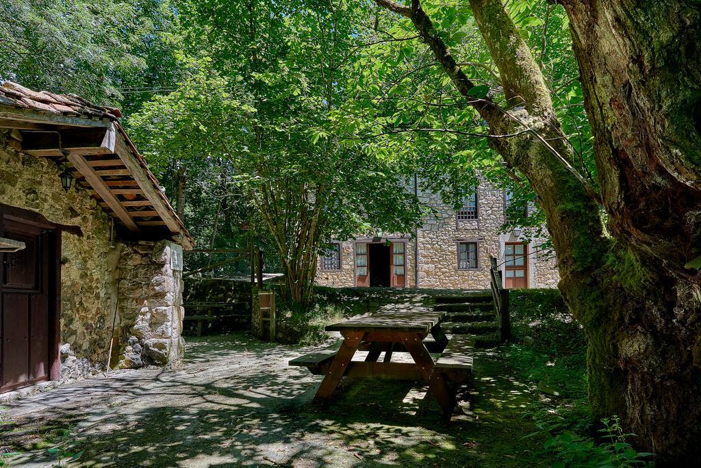 Casas Rurales La Tahona De Besnes Guest House Alles Екстериор снимка