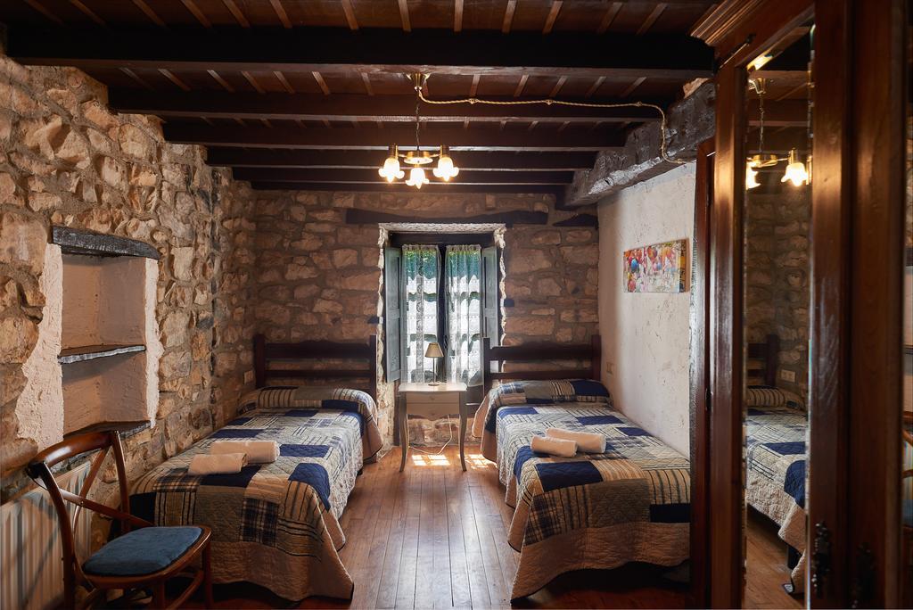 Casas Rurales La Tahona De Besnes Guest House Alles Екстериор снимка
